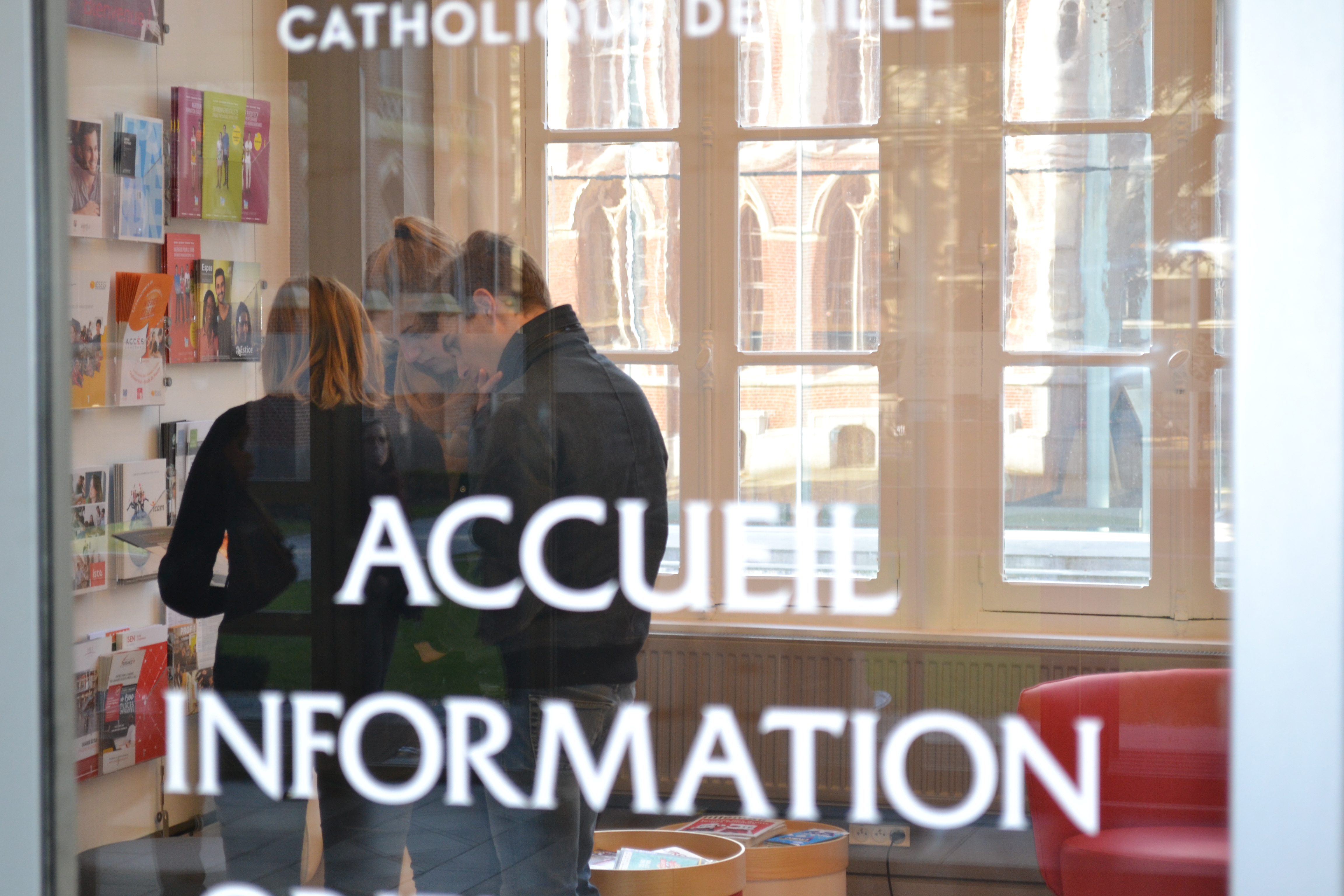 Accueil Front Office Université Catholique de Lille